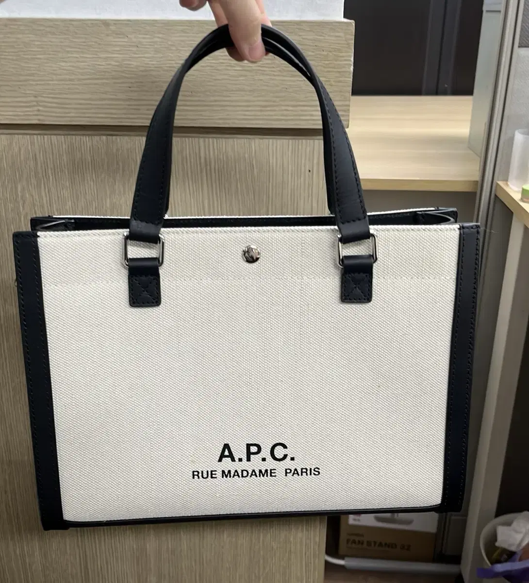 A.P.C. 아페쎄 카밀레 쇼퍼 토트백 COEYO-M61773-BAA